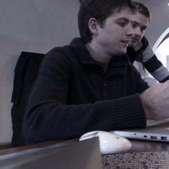 Die Präsenz Plakat Oktober